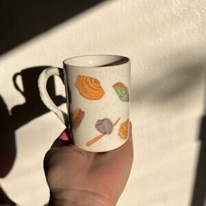 Vintage Seashell Mugs 4" Set of 2